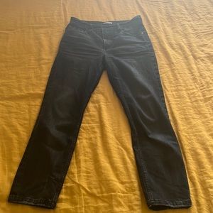 Frame denim “Le Sylvie Slender Straight” black denim jean